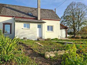 Maison joliment restaurée avec dépendances + terrain constructible