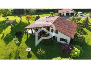 Maison Saint-Étienne-d'Orthe 8 pièces 217 m²