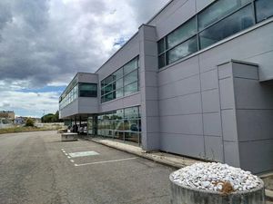 Cellules de 250 m² à louer en 1ère ligne de la route d'Espagne à Portet sur Garonne