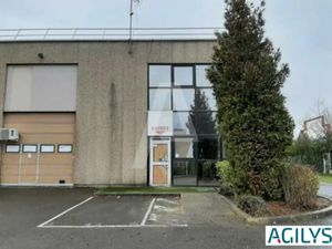 A LOUER - Entrepôts avec bureaux en R+1 divisibles à partir de 432m² à Coignières à proxim