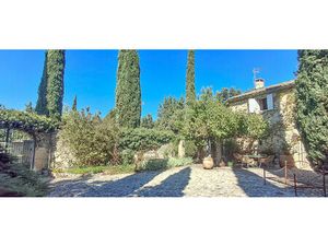 Exclusivité - En pierres apparentes  Mas rénové comprenant 2 habitations