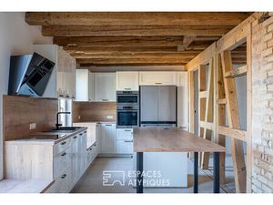 Maison à rénover et son vaste terrain avec verger