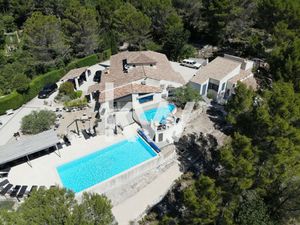 Maison d'hôte de luxe à vendre à Fontaine-de-Vaucluse