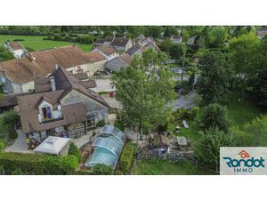 Maison 8 pièces/6 chambres 242 m2 terrain de 2644 m2