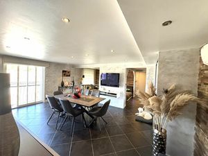 Vente appartement 5 pièces 149 m² Saint-Cyr-sur-Mer (83270)