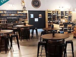 Vente locaux professionnels 400 m² à Feillens (01570)  230 000 €