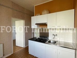 Location appartement 2 pièces 48 m² à Saint-Agrève (07320)  420 €