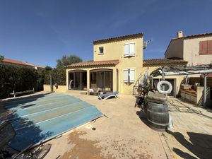 Villa meublée avec piscine à louer sur VILLELONGUE-DE-LA-SAL