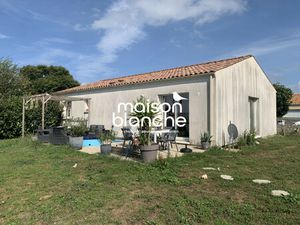 Maison de plain pied  3 chambres  garage et Jardin