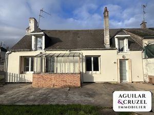 MAISON DE BOURG A LA CHAPELLE SAINT URSIN