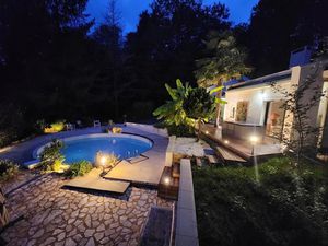 Location maison 9 pièces 230 m² à Saint-André-d'Allas (24200)  1 850 €