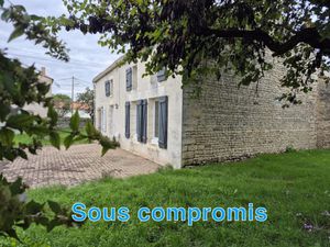 Maison à vendre SAINT SATURNIN DU BOIS 6 pièce(s) 192m2 150 000€