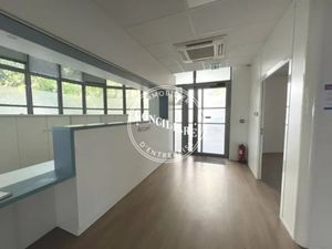 LOCAL PROFESSIONNEL A LOUER