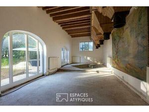 Ancienne propriété de meunier dans son parc