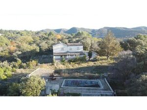 Maison de luxe à vendre à Venasque