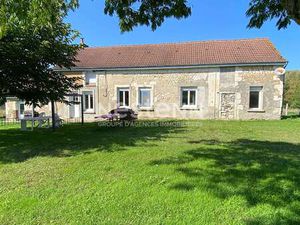 Vente Longère et corps de ferme à Mayet (72360) : à vendre / 138m² Mayet