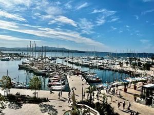 Vente appartement 3 pièces 74 m² Sanary-sur-Mer (83110)