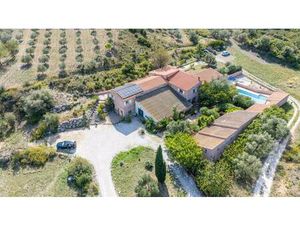 Propriété 24 pièces