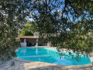 Propriété avec piscine à L'Éguille 168 m²