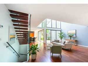 Maison de 170m²  6 pièces en vente à la Garenne-Colombes