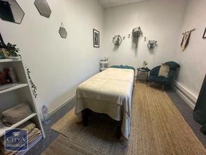 Local professionnel à louer - Le Pontet (84) - 266€