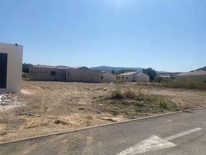 Vente terrain 404 m² à Roquefort-des-Corbières (11540)  95 000 €