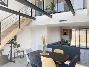 Maison contemporaine RT 2012 avec piscine et vue panoramique – Saint-Vallier (Drôme)