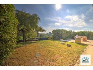 Maison plain pied + studio indépendant - Terrain de 1 101 m²