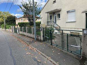 Location maison 4 pièces 88 m² à Neuville-sur-Saône (69250)