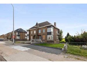 GERENOVEERDE GEZINSWONING MET 3 SLKS IN SINT-TRUIDEN