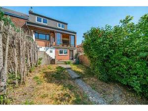 Bel-Étage 4 chambres - 2 Garages - 2 SDB - Véranda + Jardin