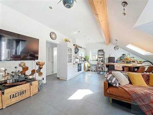 Appartement au 2ème étage 2 ch de +/- 70m²