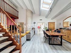 Maison de 160m² avec studio de 60m²  piscine et jardin sur la commune de la Taillée