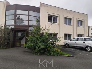 Local professionnel 96m2