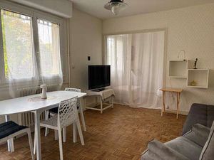 Location Appartement 3 pièces Meublé à Mondeville (14120) : à louer 3 pièces Meublé / 59m²