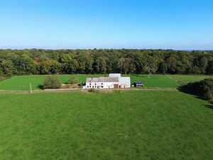 Accueil en vente à Hameau du Badon 10  Boussu-lez-walcourt  Belgique | CENTURY 21®