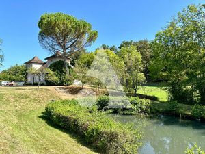 Maison Aynac 149m²  8 pièces  6 chambres.