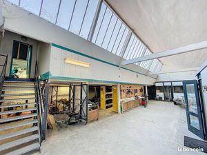 Maison 5 pièces 328 m²