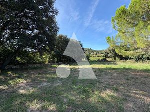 LE POUGET (34230) - Parcelle constructible de 1028 m² entourée de verdure et sans vis-à-vi