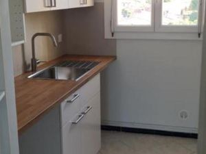 Location appartement 4 pièces 75 m² à Frontignan (34110)