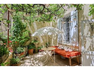 Vente maison 9 pièces 256 m² à Méounes-lès-Montrieux (83136)  570 000 €