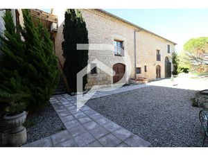 Propriété rénovée composée de 3 demeures  jardin et dépendances