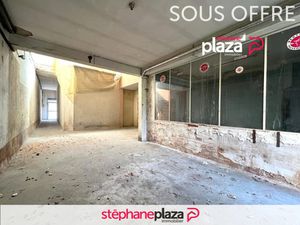 Local Commercial de 70 m² + Appartements à rénover. Total de 250 m² habitables