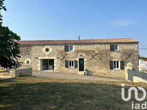Vente Maison à Fontenay-le-Comte (85200) : à vendre / 198m² Fontenay-le-Comte