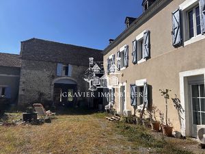 Proprièté avec maison & grange à rénover vue sur les Pyrénée