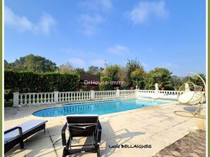 Magnifique maison familiale de 8 pièces de 179 m2 avec piscine chauffée et jardin paysager