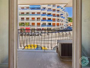 APPARTEMENT 2 PIECES - 970 AV. GÉNÉRAL DE GAULLE - CENTRE-VILLE SAINT-LAURENT-DU-VAR