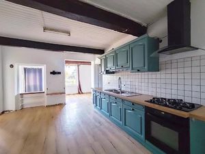 Ferme à restaurer avec un mobil home en option