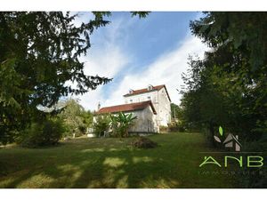 Charmante Résidence Historique avec Potentiel de Maison d'Hô