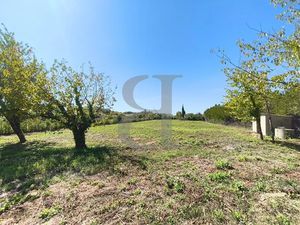 Vente terrain 3006 m² à Valreas (84600)  190 800 €